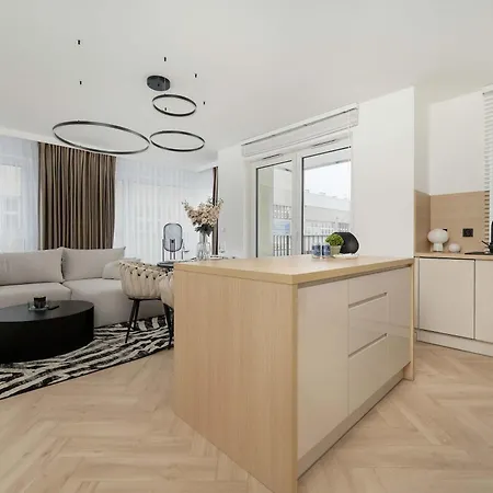 Apartment Near Centre Of With Ac And Parking By Renters Prestige Breslau