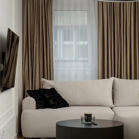 Near Centre Of With Ac And Parking By Renters Prestige Apartment