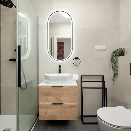 Apartmán Near Centre Of With Ac And Parking By Renters Prestige *