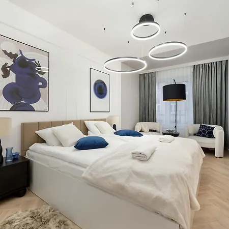 Near Centre Of With Ac And Parking By Renters Prestige * Vratislav