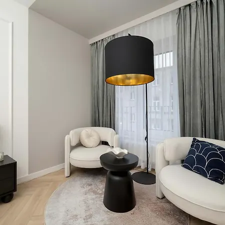 Апартаменти Near Centre Of With Ac And Parking By Renters Prestige Вроцлав