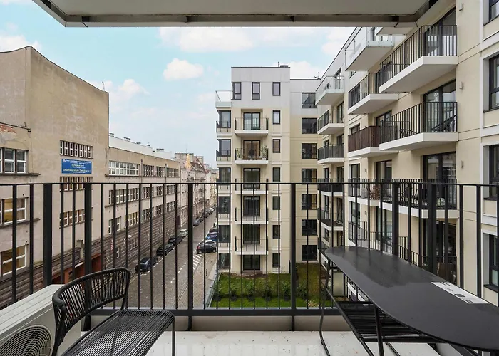 Near Centre Of With Ac And Parking By Renters Prestige * Wroclaw