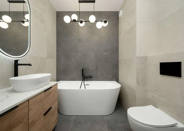 Near Centre Of With Ac And Parking By Renters Prestige Apartman *