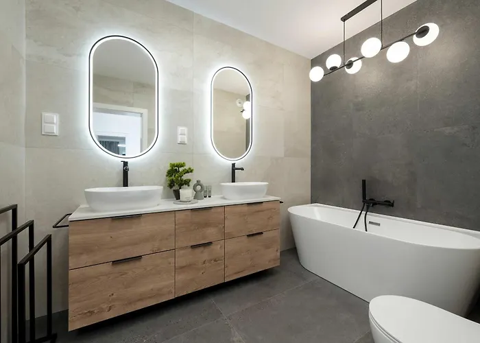 Near Centre Of With Ac And Parking By Renters Prestige Apartman Wrocław